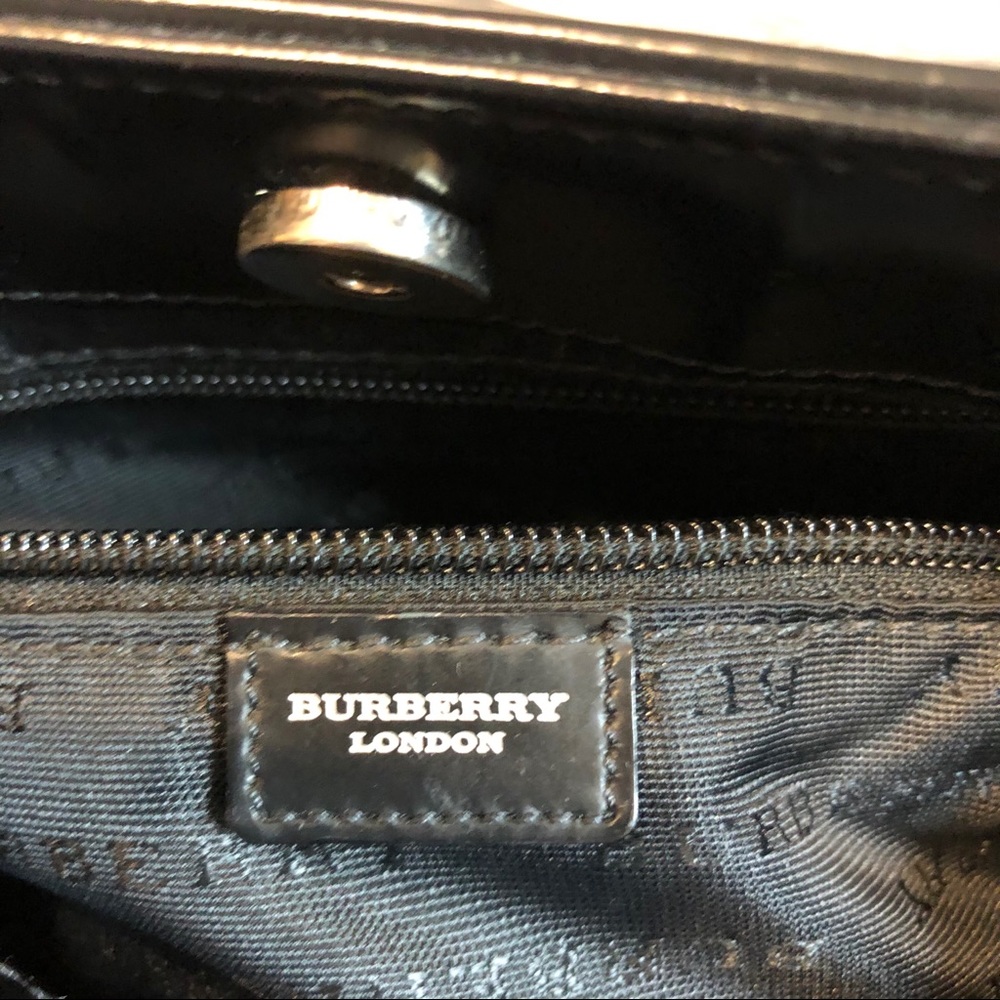 Burberry Beige Plaid Shoulder Bag with Black Trim - Picture 12 of 16